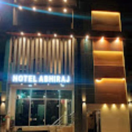 מטורה Abhiraj Guest House מראה חיצוני תמונה