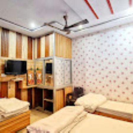 מטורה Abhiraj Guest House מראה חיצוני תמונה