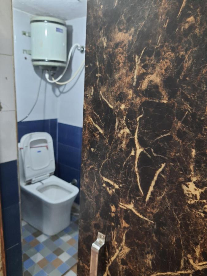 מטורה Abhiraj Guest House מראה חיצוני תמונה