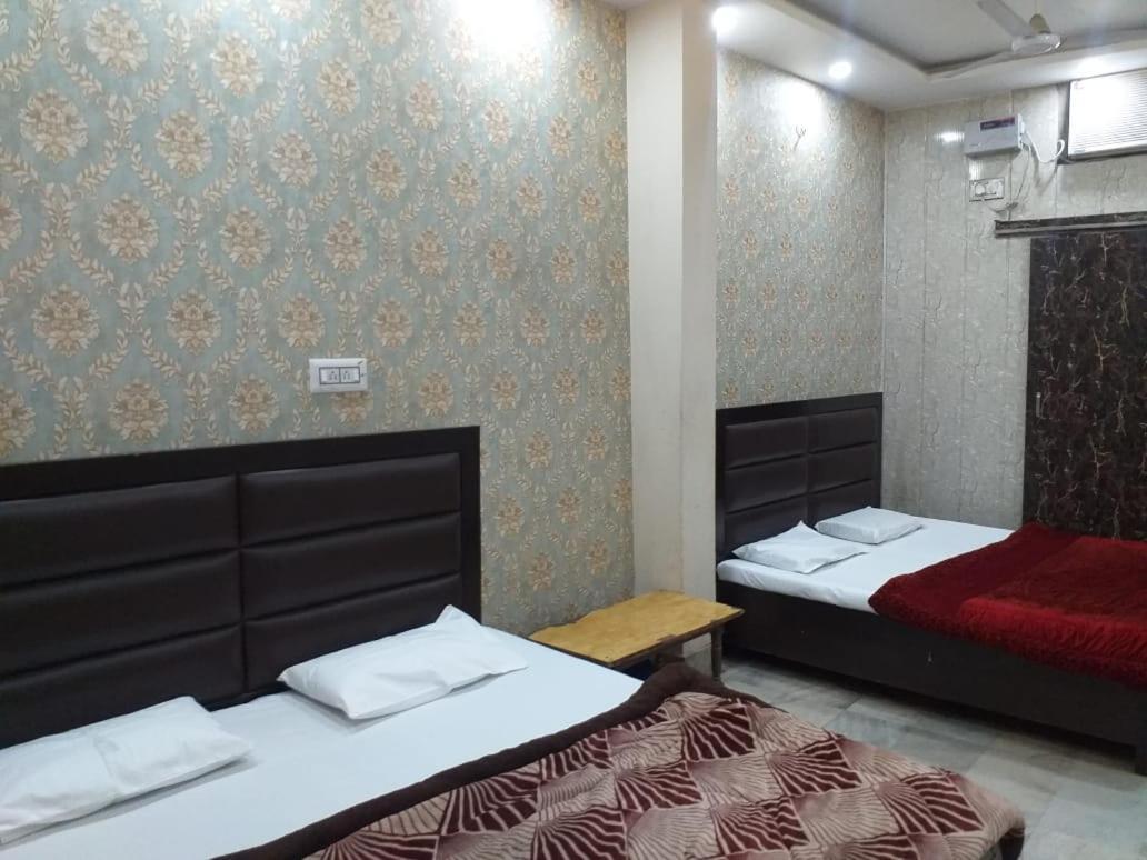 מטורה Abhiraj Guest House מראה חיצוני תמונה
