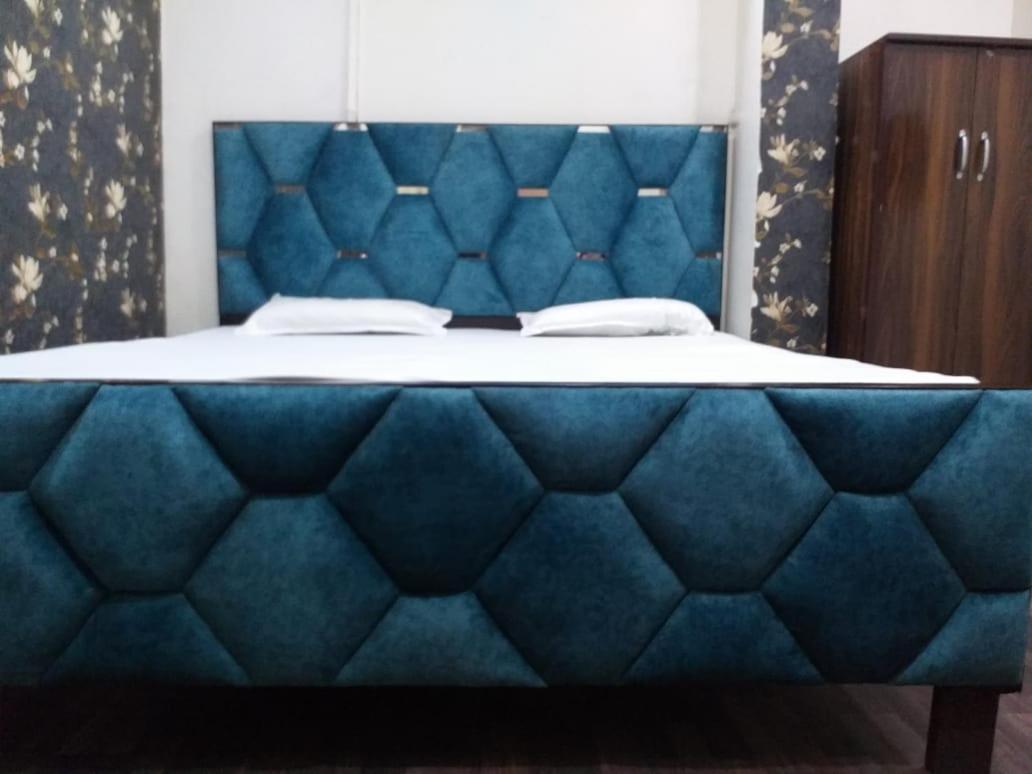 מטורה Abhiraj Guest House מראה חיצוני תמונה