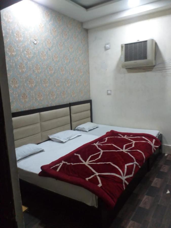 מטורה Abhiraj Guest House מראה חיצוני תמונה
