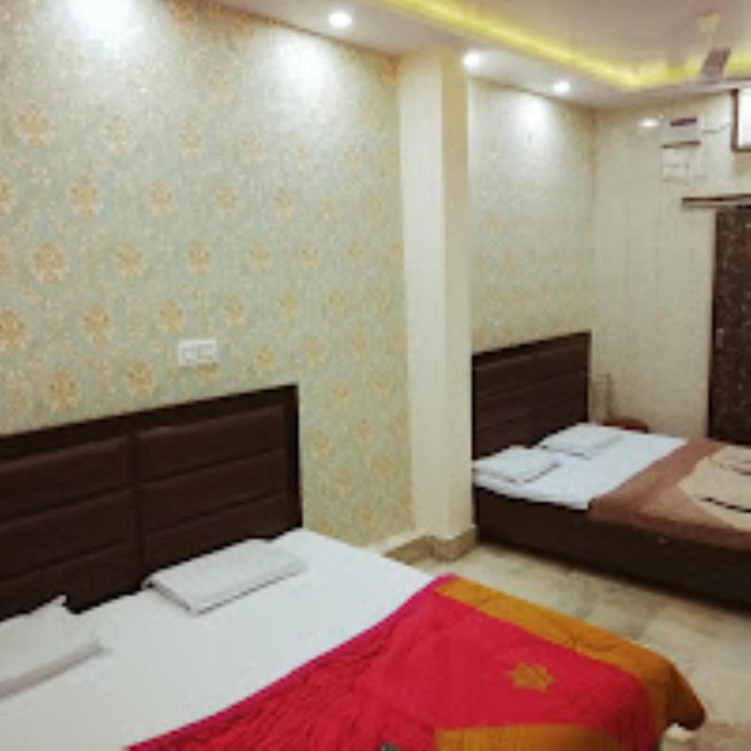 מטורה Abhiraj Guest House מראה חיצוני תמונה