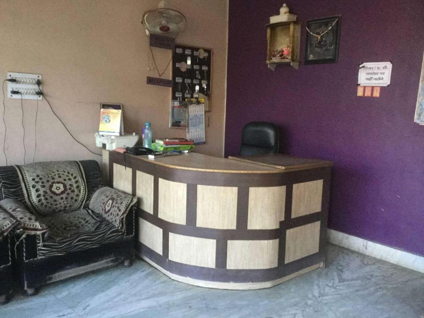 מטורה Abhiraj Guest House מראה חיצוני תמונה