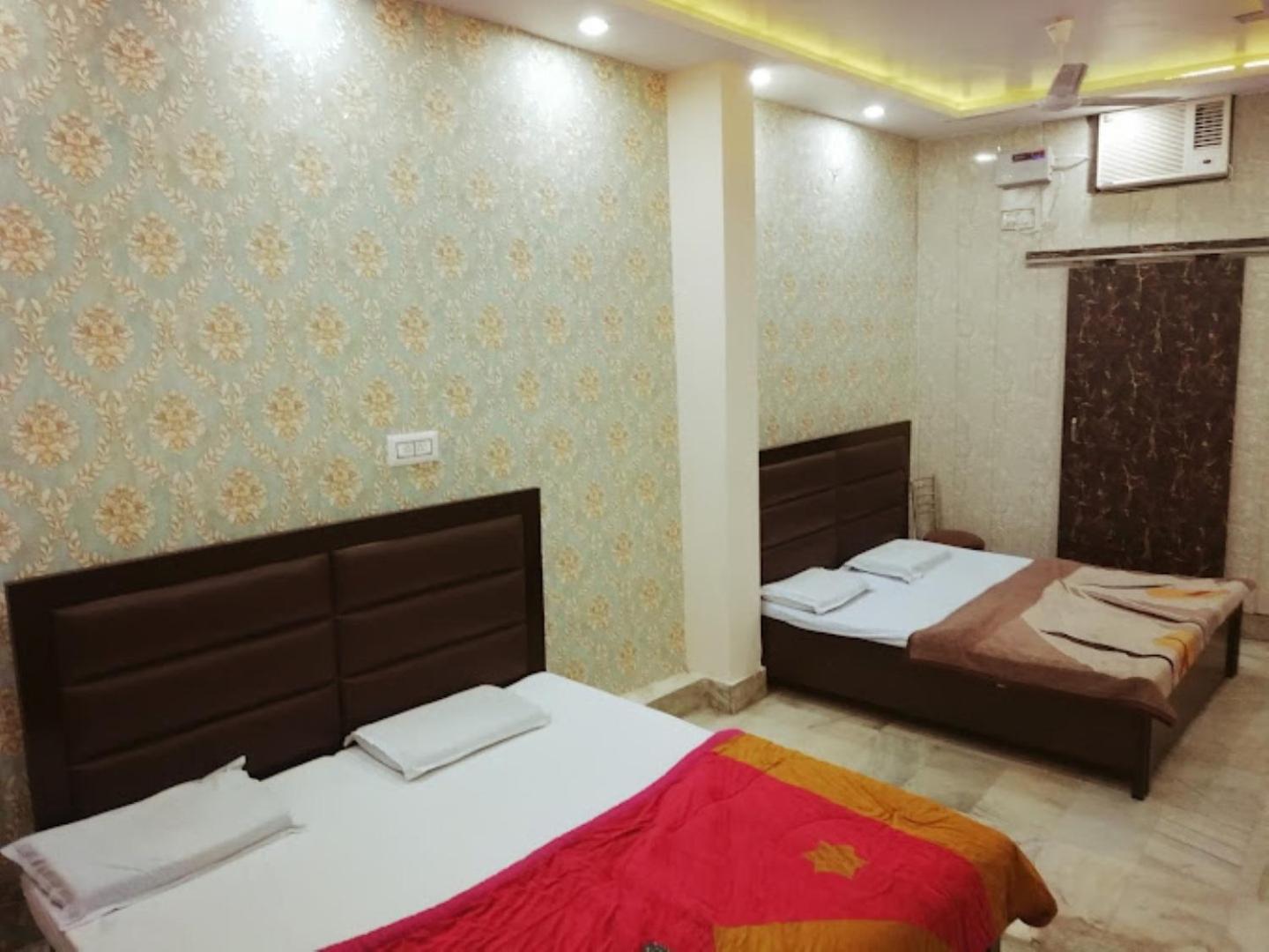 מטורה Abhiraj Guest House מראה חיצוני תמונה