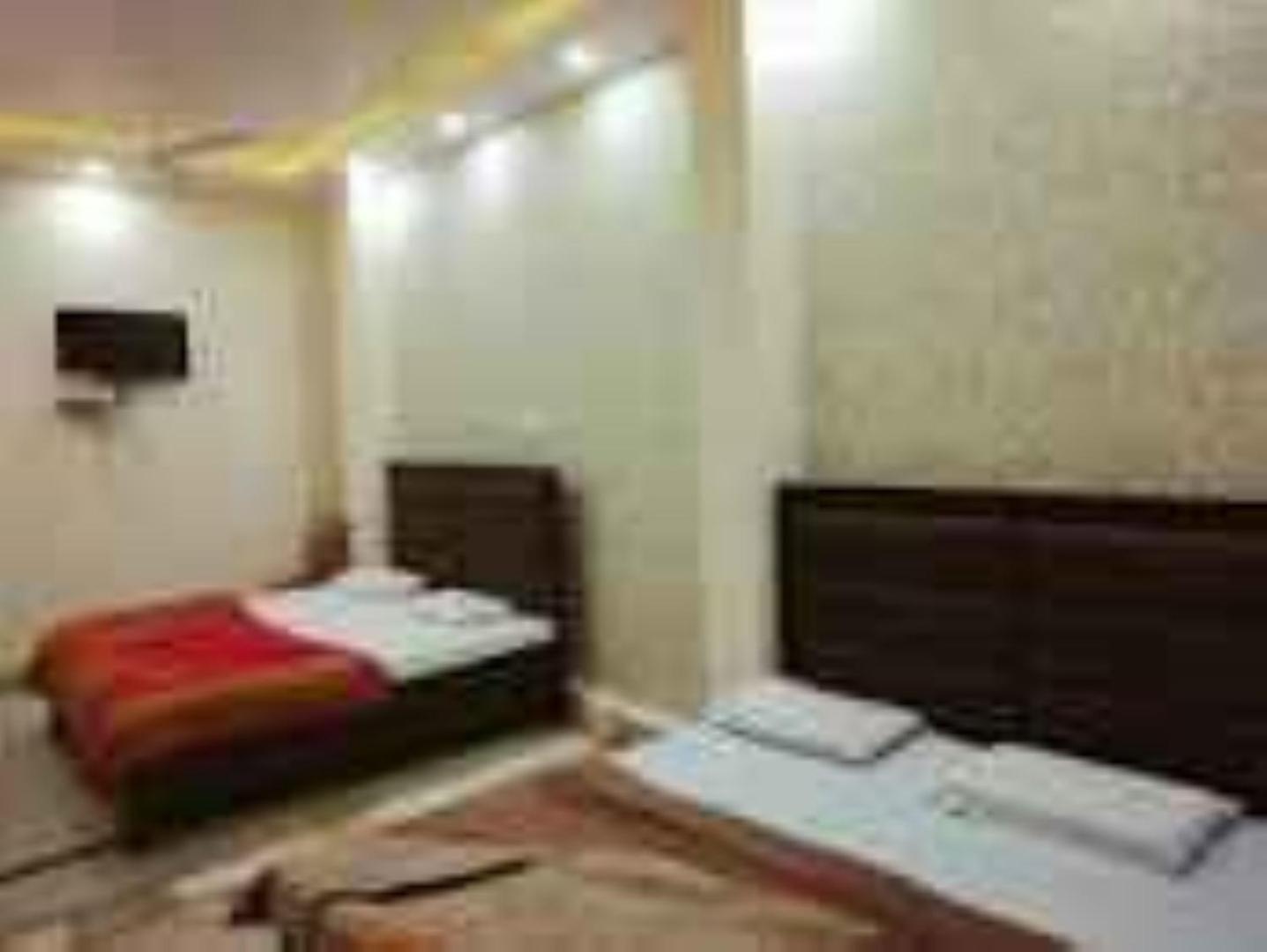 מטורה Abhiraj Guest House מראה חיצוני תמונה