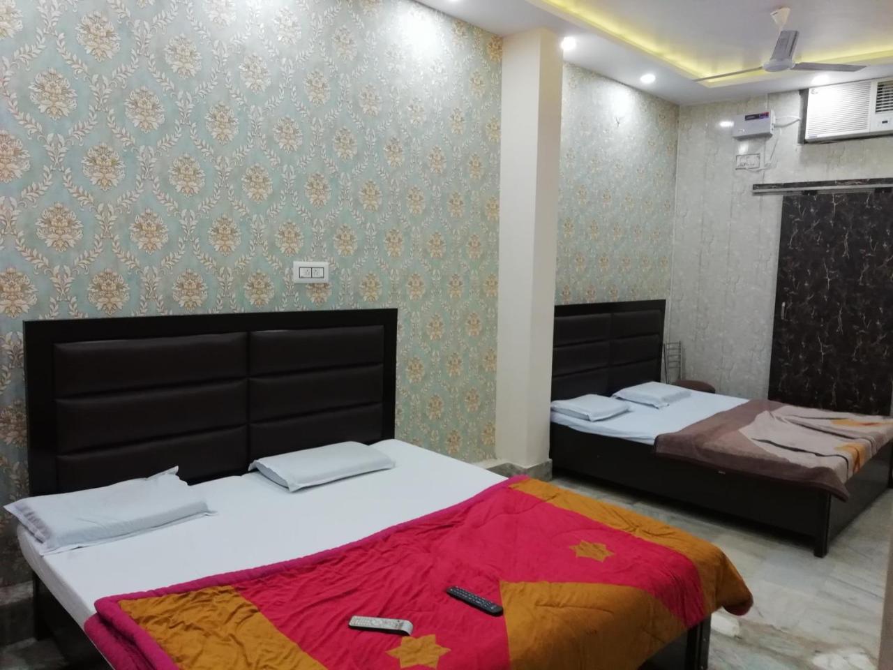 מטורה Abhiraj Guest House מראה חיצוני תמונה